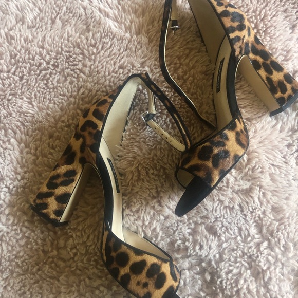 Nine West “Leopard” Sandals (NEW!!) Worn once! - Picture 1 of 8